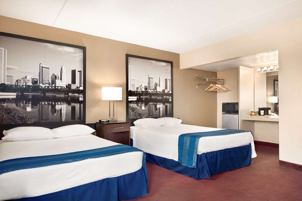 Super 8 By Wyndham Millbury/Toledo Hotel Bilik gambar