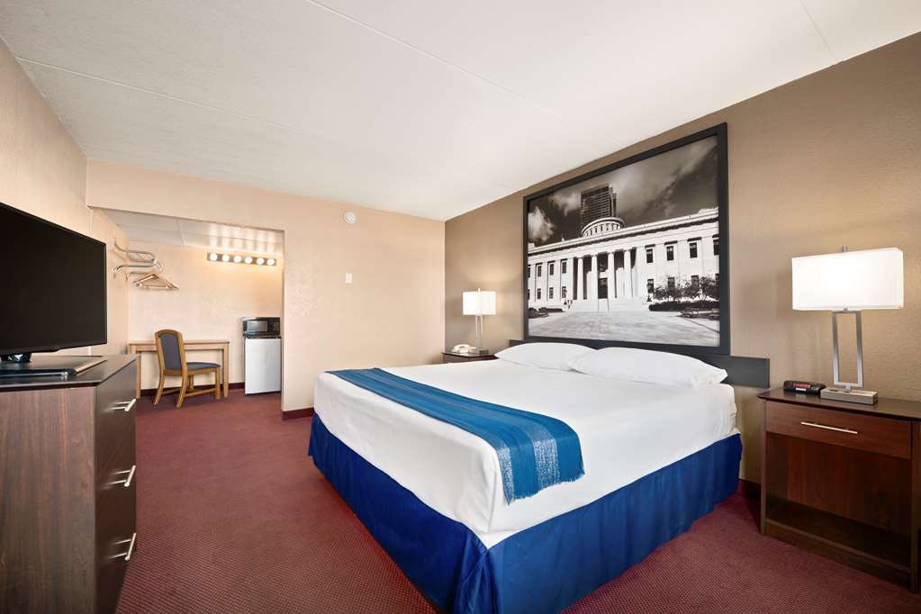 Super 8 By Wyndham Millbury/Toledo Hotel Bilik gambar